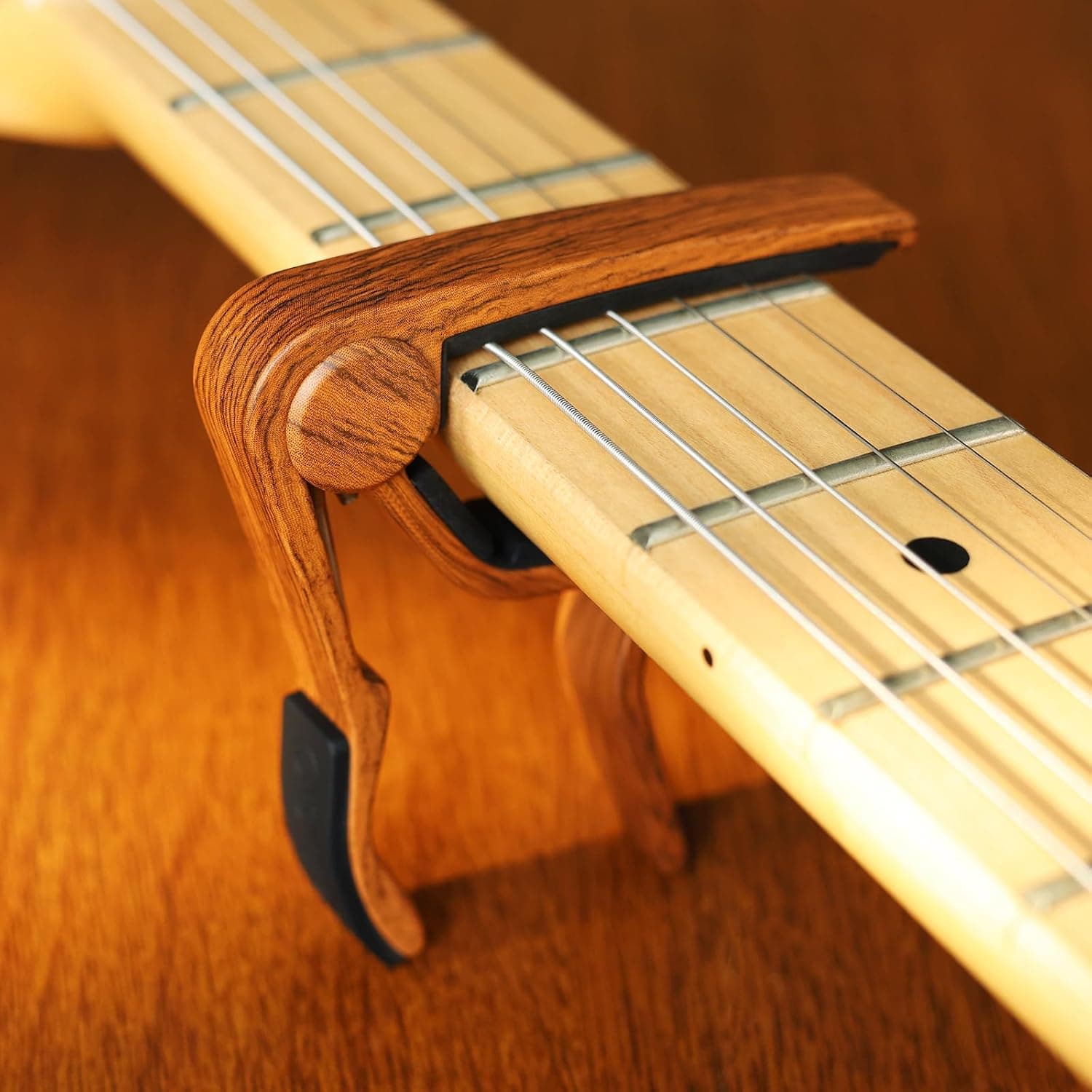 WINGO Guitar Capo for Acoustic Electric Guitars-Rosewood Color with 5 Picks